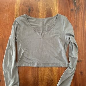 Lululemon long sleeved cropped top - size 6